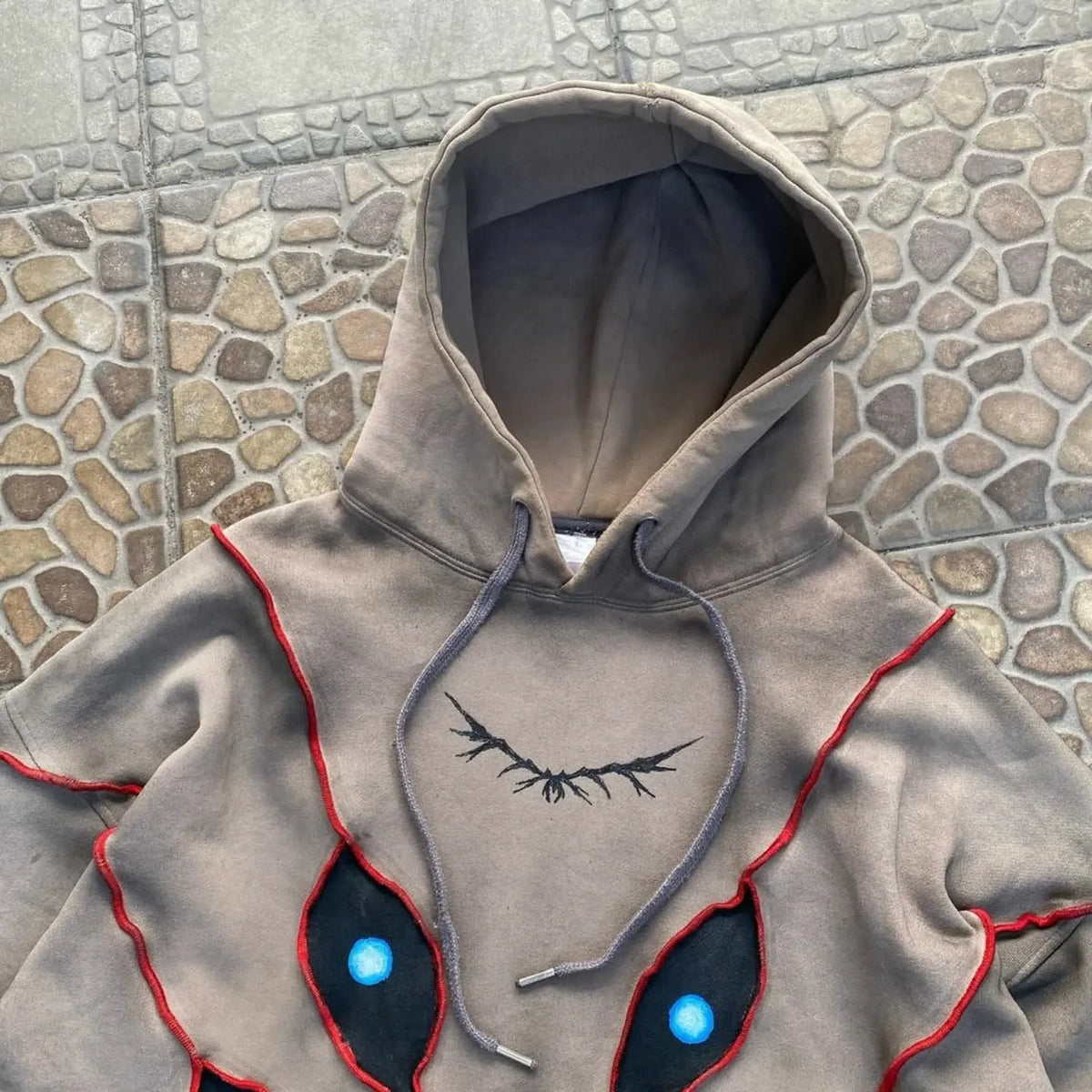 Eye Embroidered Cropped Hoodie